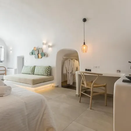 Eternity Santorini فندق 2*