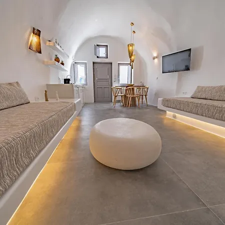 فندق Eternity Santorini 2*
