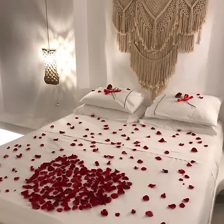 فندق Eternity Santorini 2*